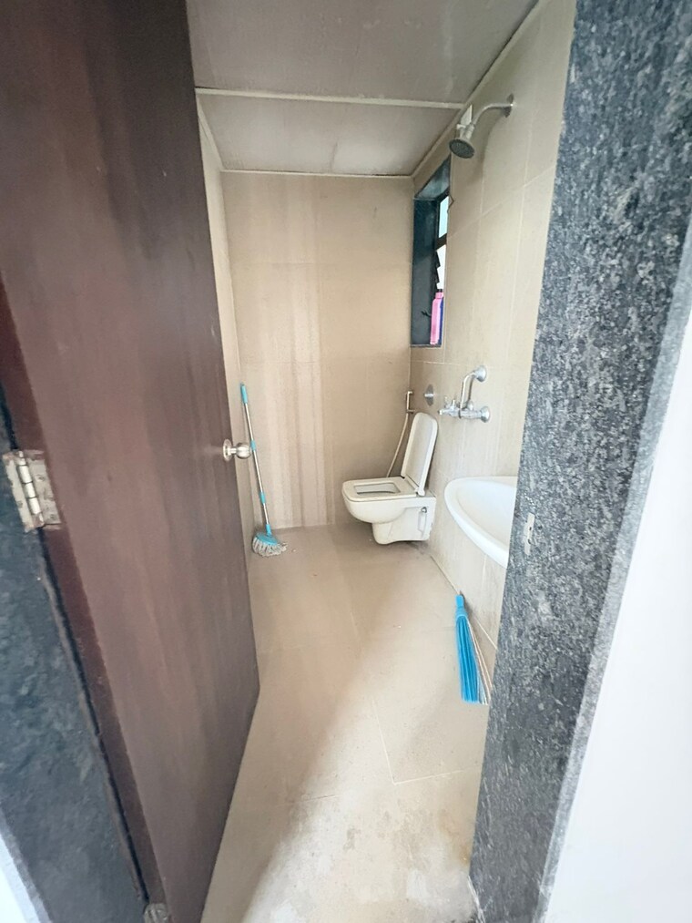 Bathroom, runwal-gardens-north-avenue 2 Bedroom 572 Sq.Ft. Apartment In Dombivli East Thane 9419086