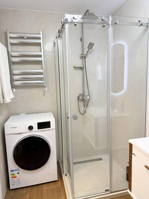 Bathroom in 3.5 BHK Villa at Vasant Kunj – for Sale