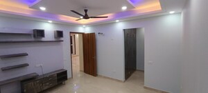 Room in 4 BHK Builder Floor at South City 1 – for Rent