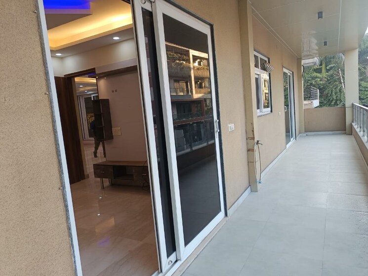 Balcony, south city 1 4 Bedroom 360 Sq.Yd. Builder Floor In South City 1 Gurgaon 9418656