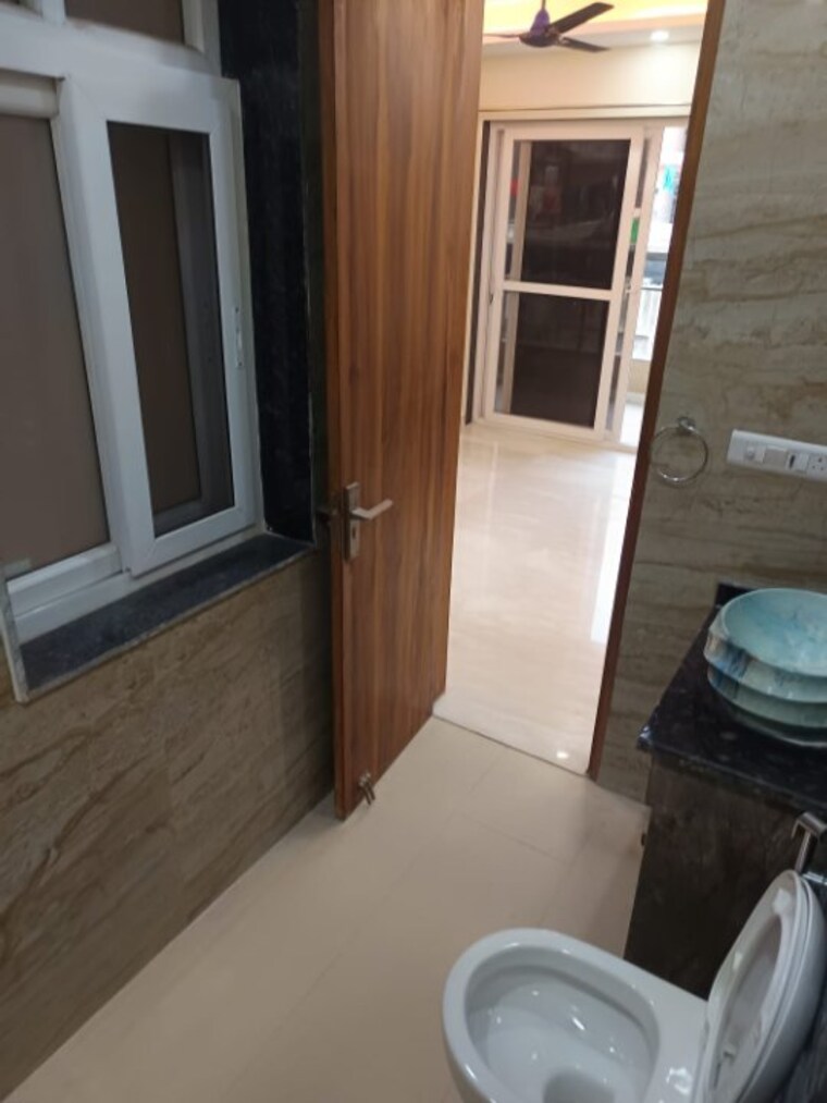 Bathroom, south city 1 4 Bedroom 360 Sq.Yd. Builder Floor In South City 1 Gurgaon 9418656