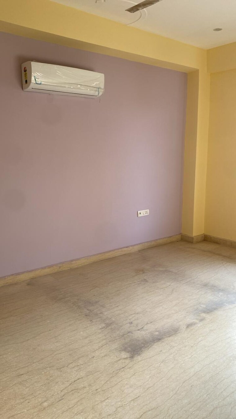 Room, sector 38 3 Bedroom 2650 Sq.Ft. Builder Floor In Sector 38 Gurgaon 9419148