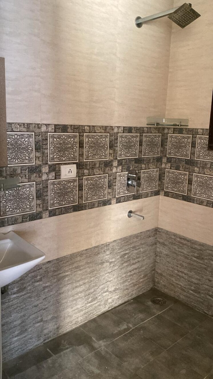 Balcony, sector 38 3 Bedroom 2650 Sq.Ft. Builder Floor In Sector 38 Gurgaon 9419148