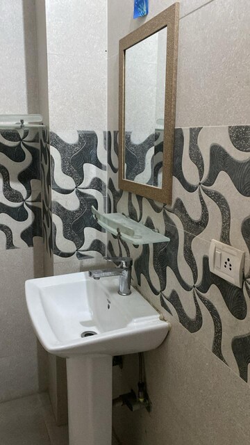 Master Bedroom in 3 BHK Builder Floor at Sector 38 – for Rent