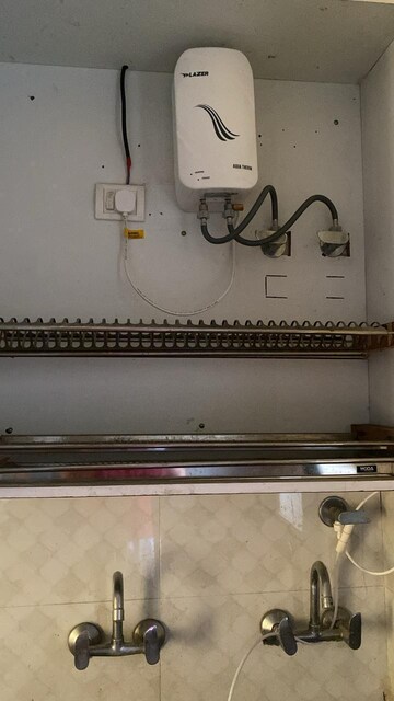 Furnished Amenities in 3 BHK Builder Floor at Sector 38 – for Rent