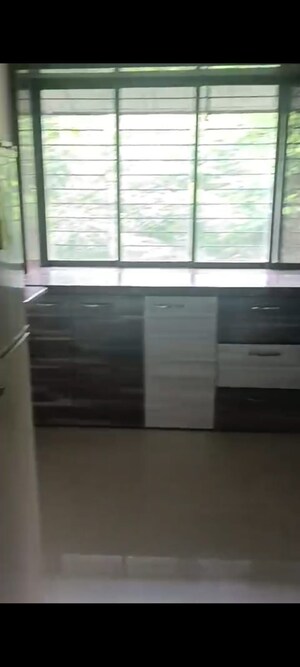 Room in 2 BHK Apartment at Kanika CHS, Andheri East – for Rent