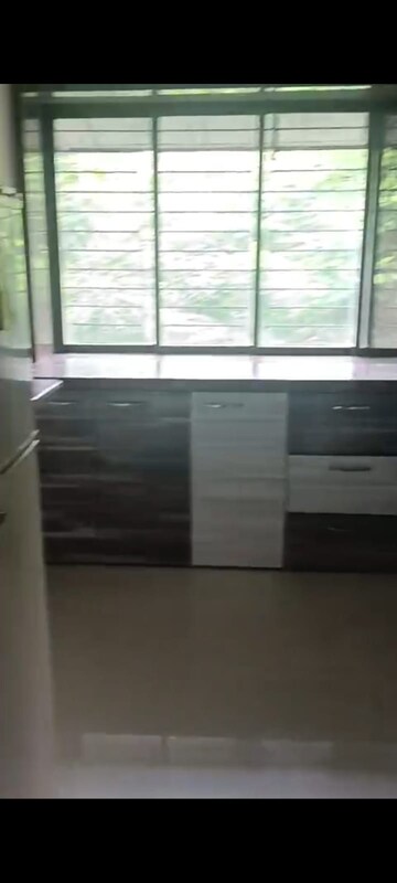 Room in 2 BHK Apartment at Kanika CHS, Andheri East – for Rent