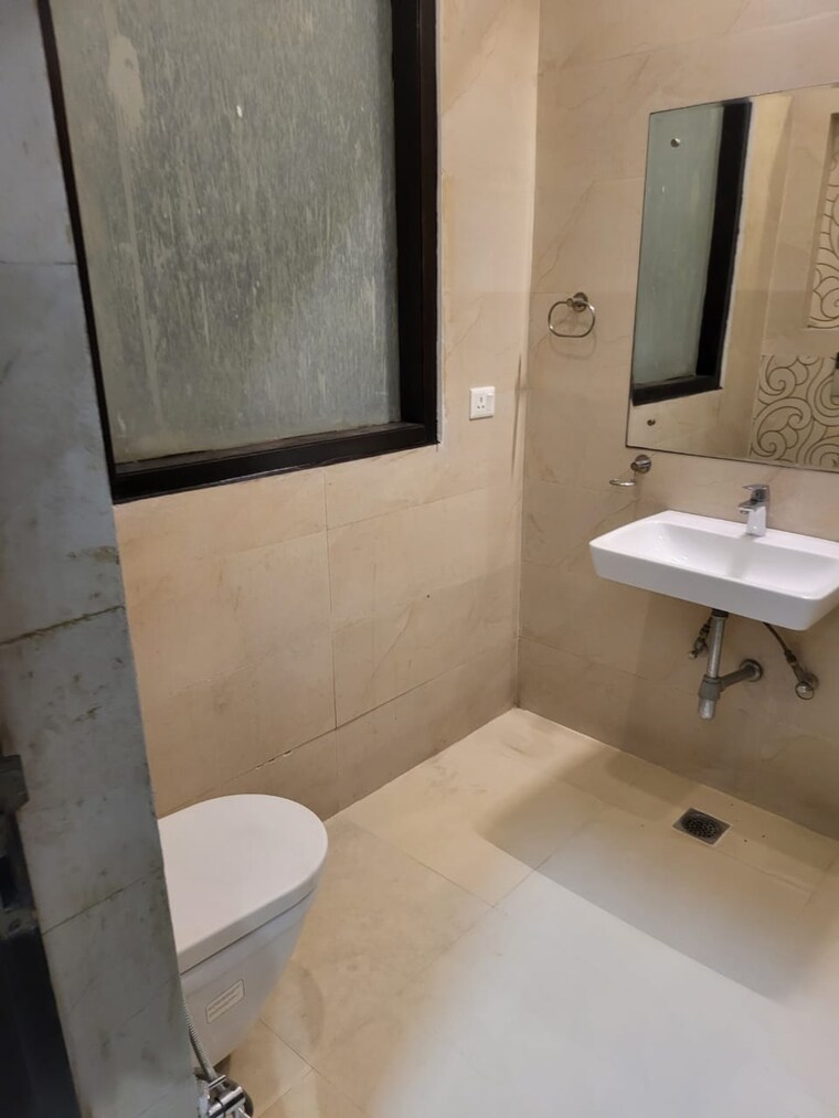 Bathroom, sector 31 Studio 650 Sq.Ft. Builder Floor In Sector 31 Gurgaon 9419176