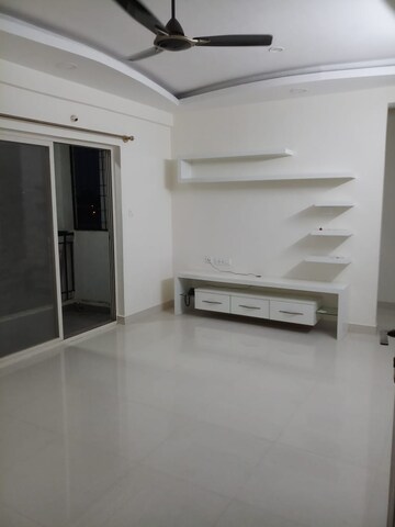 Room in 2 BHK Apartment at Meenakshi North Avenue, Thanisandra Main Road – for Rent