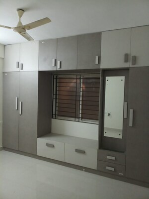 Room in 2 BHK Apartment at Meenakshi North Avenue, Thanisandra Main Road – for Rent