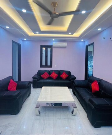 Bedroom in 4 BHK Builder Floor at Sector 46 – for Rent