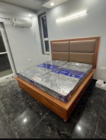 Bedroom in 4 BHK Builder Floor at Sector 46 – for Rent