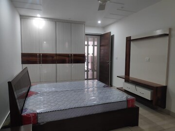 Bedroom in 4 BHK Builder Floor at Sector 46 – for Rent