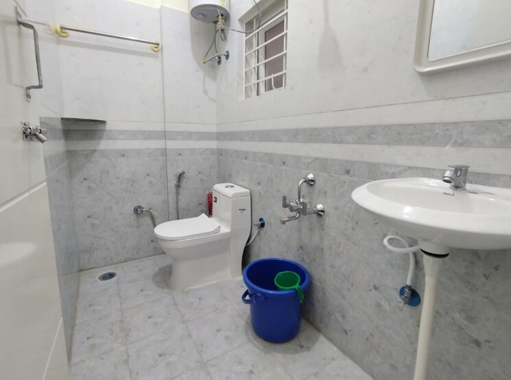 Bathroom, chattarpur 3 Bedroom 1200 Sq.Ft. Builder Floor In Chattarpur Delhi 9416367