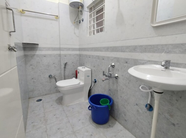 Bathroom, chattarpur 3 Bedroom 1200 Sq.Ft. Builder Floor In Chattarpur Delhi 9416367