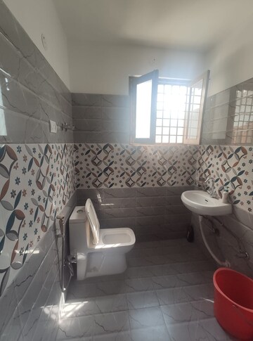 Kitchen in 2 BHK Builder Floor at Sector 40 – for Rent