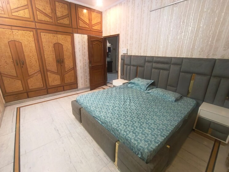 Bedroom, sector 31 3 Bedroom 1899 Sq.Ft. Builder Floor In Sector 31 Gurgaon 9419388