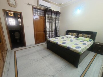 Bedroom in 3 BHK Builder Floor at Sector 31 – for Rent