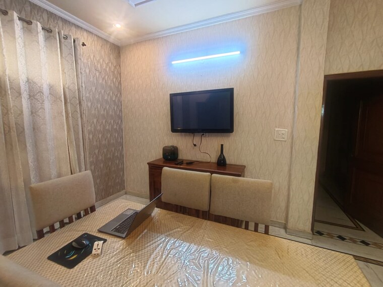 Living Room, sector 31 3 Bedroom 1899 Sq.Ft. Builder Floor In Sector 31 Gurgaon 9419388