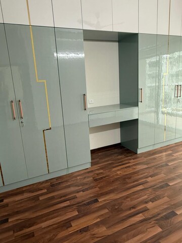 Room in 3 BHK Apartment at Indiabulls Sky Forest, Lower Parel – for Sale