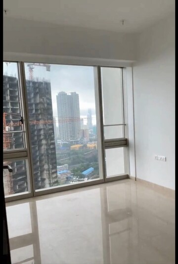Room in 3 BHK Apartment at Lodha Kiara, Worli – for Sale