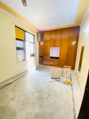 Room in 2 BHK Builder Floor at Jaypee Yamuna Vihar Plots, Sector 22b Yamuna Expressway – for Rent
