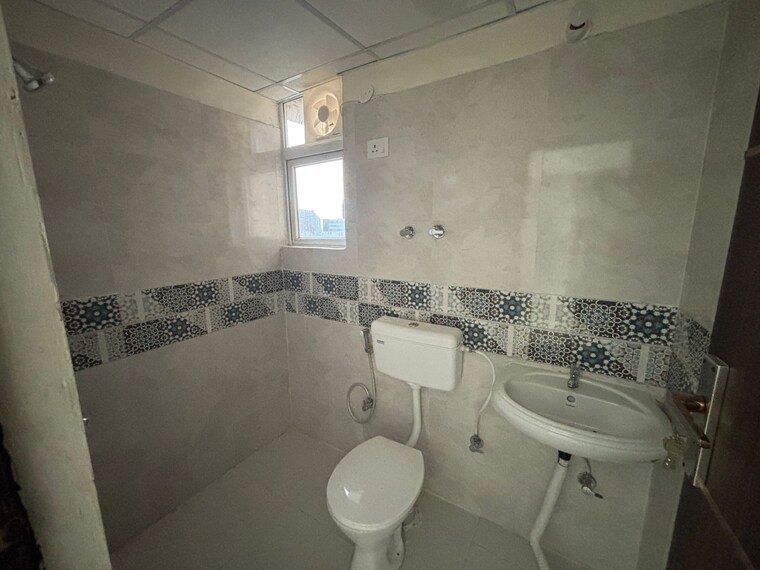 Bathroom, signature-global-prime 3 Bedroom 1232 Sq.Ft. Apartment In Sector 63a Gurgaon 9419490
