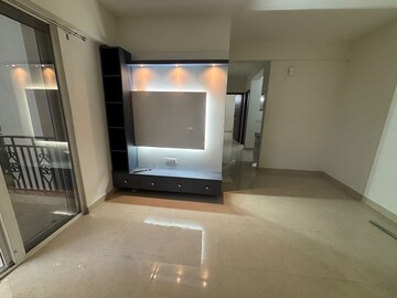 Room in 3 BHK Apartment at Signature Global Prime, Sector 63a – for Rent