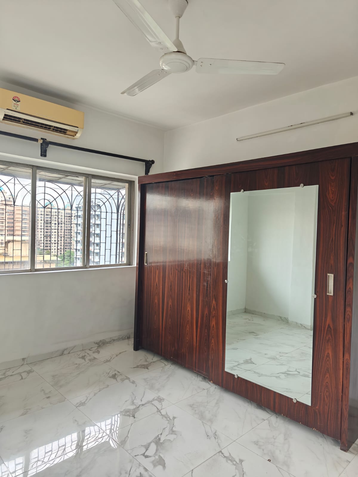 3 BHK Apartment For Rent in Jal Vayu Vihar Apartments