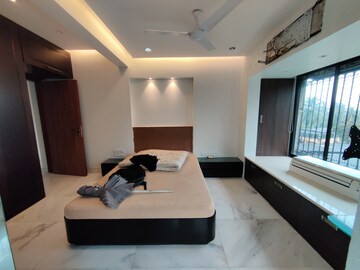  3 BHK Apartment at Felicia Apartment, Pali Hill – for Rent