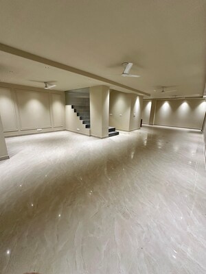 Furnished Amenities in 5 BHK Penthouse at Pioneer Park Presidia, Sector 62 – for Sale