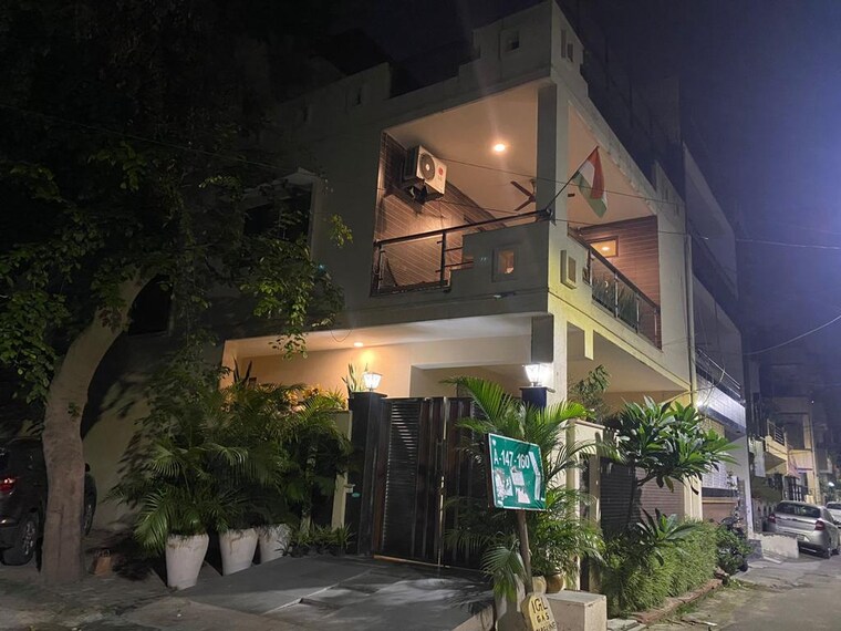 Exterior View, defence colony 3 Bedroom 325 Sq.Yd. Builder Floor In Defence Colony Delhi 9419624