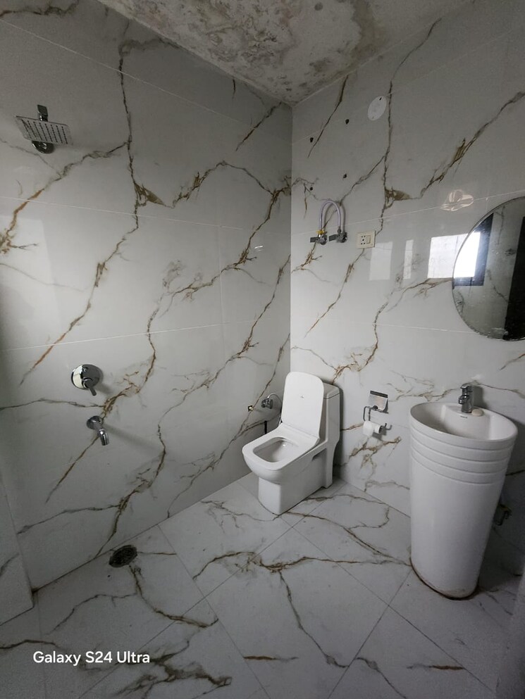 Bathroom, silver-city-extention 3 Bedroom 1800 Sq.Ft. Apartment In Vip Road Zirakpur 9419642