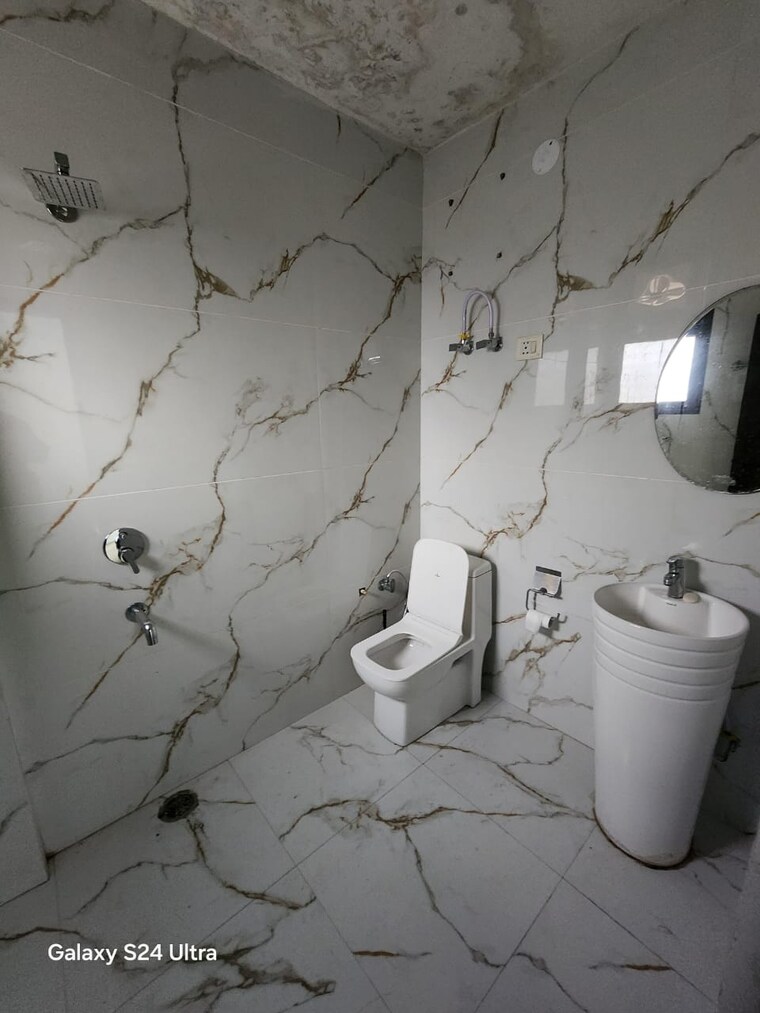 Bathroom, silver-city-extention 3 Bedroom 1800 Sq.Ft. Apartment In Vip Road Zirakpur 9419642