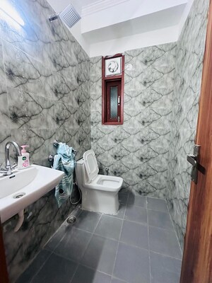 Bathroom in 1.5 BHK Builder Floor at Saket – for Rent