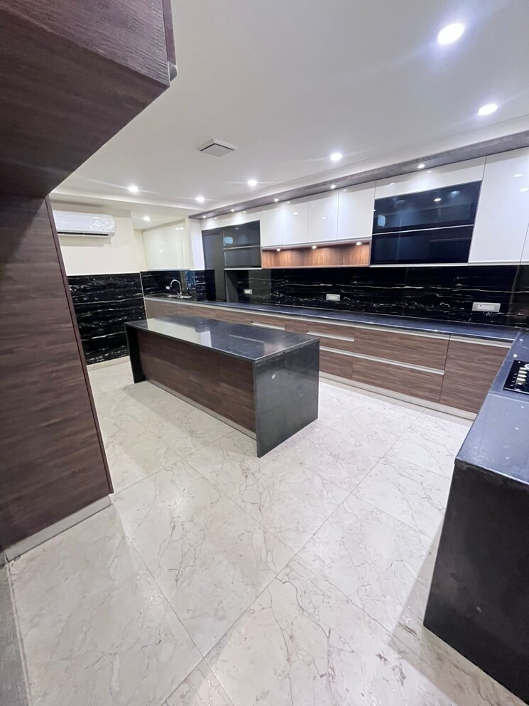 Kitchen, sector 31 3 Bedroom 2588 Sq.Ft. Builder Floor In Sector 31 Gurgaon 9419701