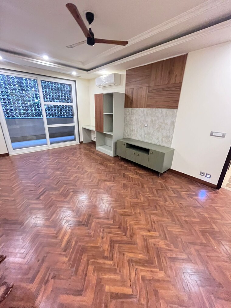 Bedroom, sector 31 3 Bedroom 2588 Sq.Ft. Builder Floor In Sector 31 Gurgaon 9419701