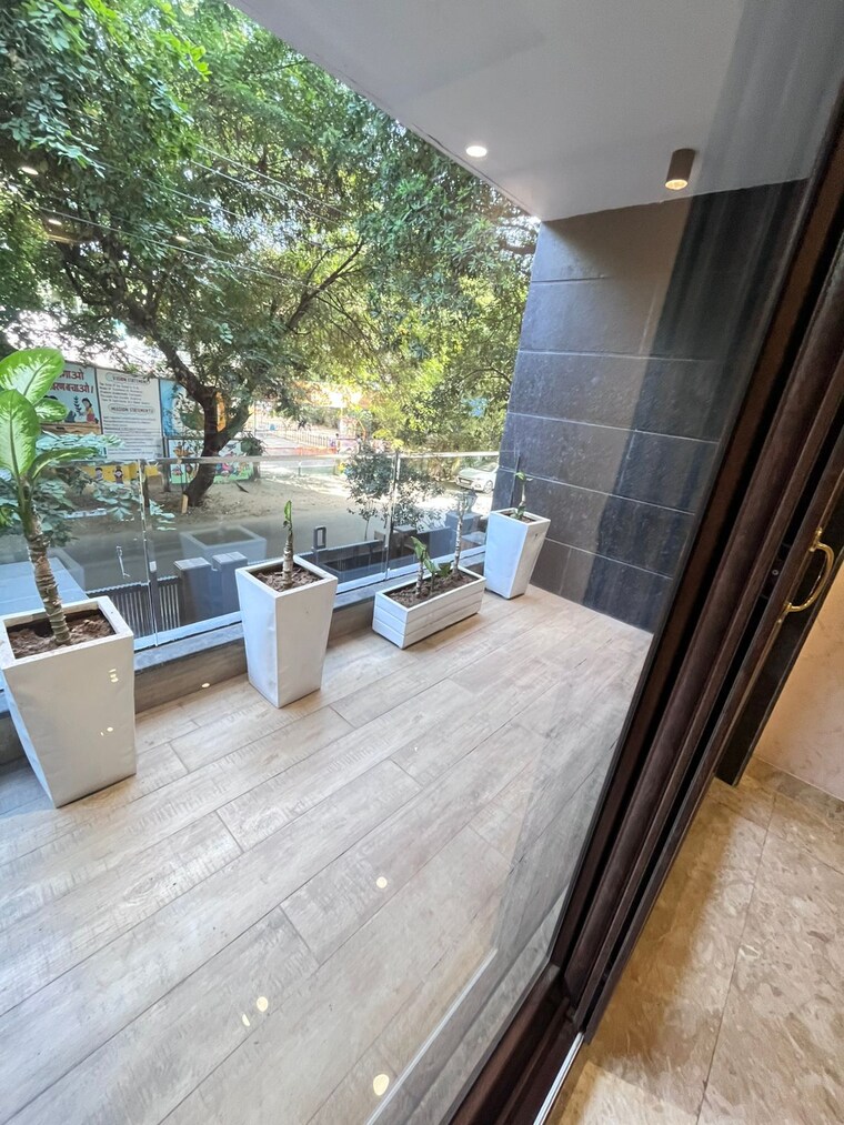 Balcony, sector 31 3 Bedroom 2588 Sq.Ft. Builder Floor In Sector 31 Gurgaon 9419701