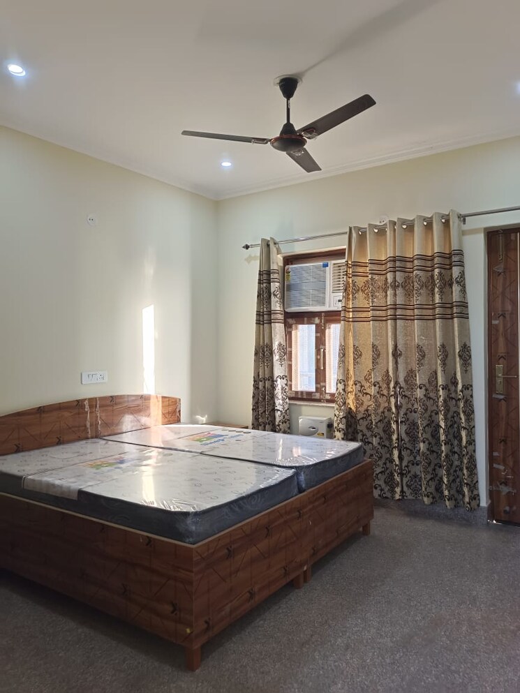 Bedroom, awho-apartments 2 Bedroom 1240 Sq.Ft. Builder Floor In Sector 22 Gurgaon 9419710