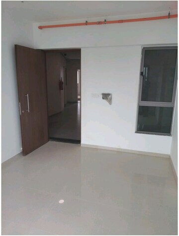 Room in 2 BHK Apartment at Kalpataru Immensa, Kolshet Road – for Rent