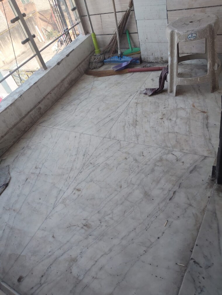 Balcony, rwa-kalkaji-dda-flats-l1-l2 2 Bedroom 60 Sq.Yd. Builder Floor In Govindpuri Delhi 9419720