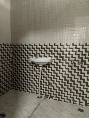 Master Bedroom in 2.5 BHK Builder Floor at Dev Homes 5, Sector 37 – for Rent