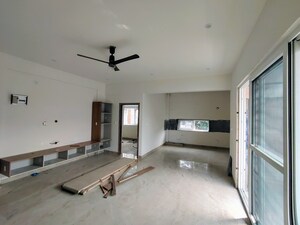 Room in 2 BHK Apartment at Hsr Layout – for Rent