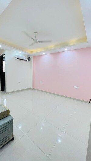 Room in 4 BHK Builder Floor at Ansal API Esencia, Sector 67 – for Rent