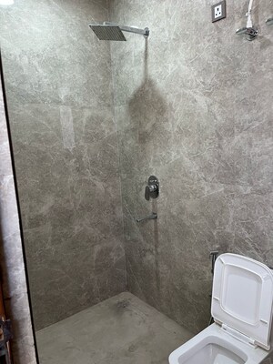 Bathroom in 1 BHK Builder Floor at Sector 57 – for Rent