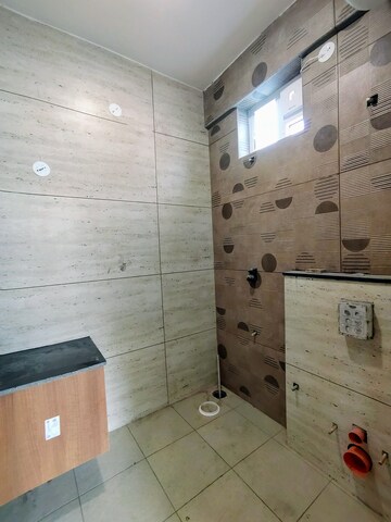 Bathroom in 2 BHK Builder Floor at Hsr Layout Sector 2 – for Rent