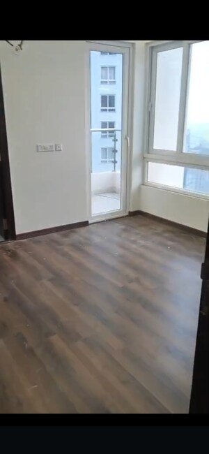 Room in 3 BHK Apartment at Hero Homes Gurgaon, Sector 104 – for Rent