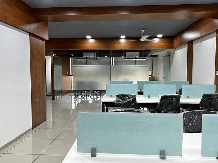 Team Area, vijay nagar Commercial Office Space 1744 Sq.Ft. In Vijay Nagar Indore 9419788