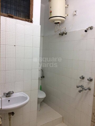 Bathroom in 2 BHK Builder Floor at Gomti Nagar – for Rent