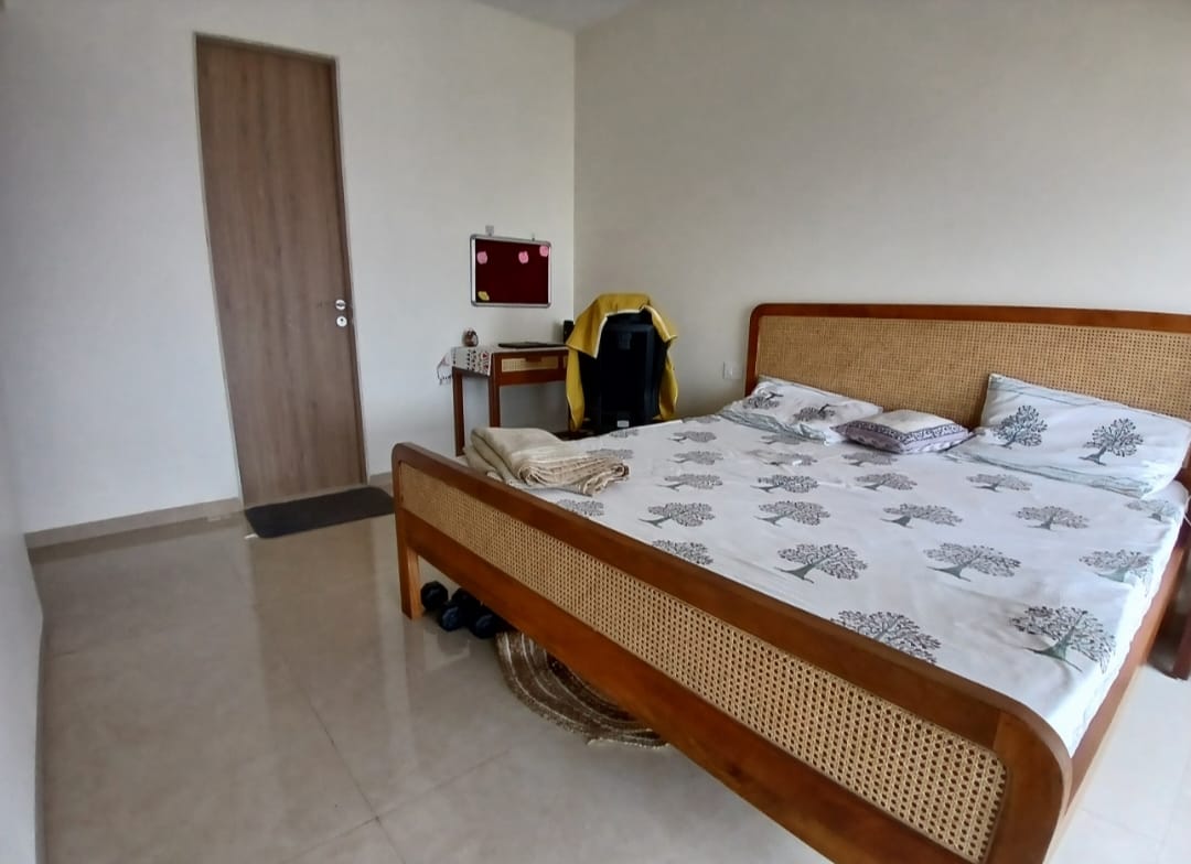 3 BHK + Extra Room Apartment For Rent in Dosti Eastern Bay